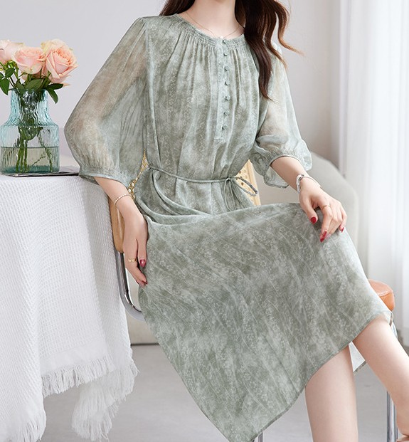 花柄ワンピース×骨格ウェーブ完全ガイド｜似合う選び方とNG例を徹底解説