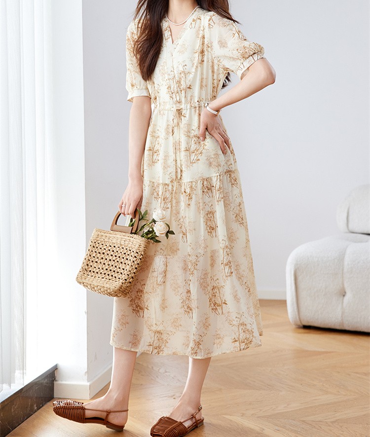 花柄ファッション 優美な草花模様 ティアードシフォンワンピース