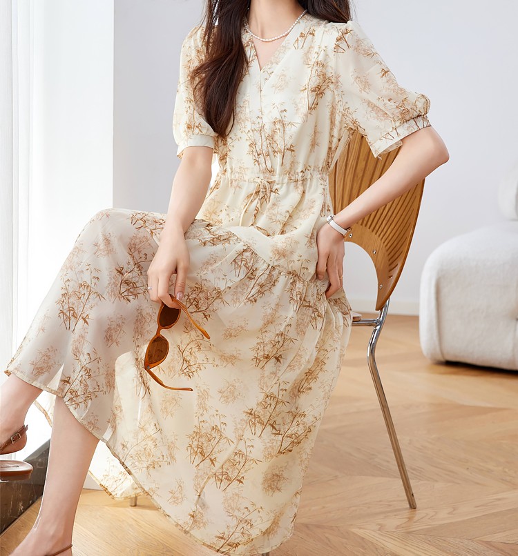 花柄ファッション 優美な草花模様 ティアードシフォンワンピース