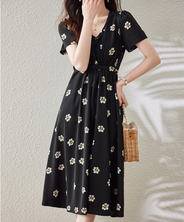 花柄ファッション 優美な小花柄シフォンワンピース