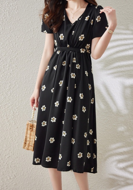 花柄ファッション 優美な小花柄シフォンワンピース