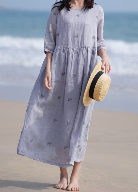 50代に似合う夏の花柄ワンピース|涼しげでエレガントな着こなし方