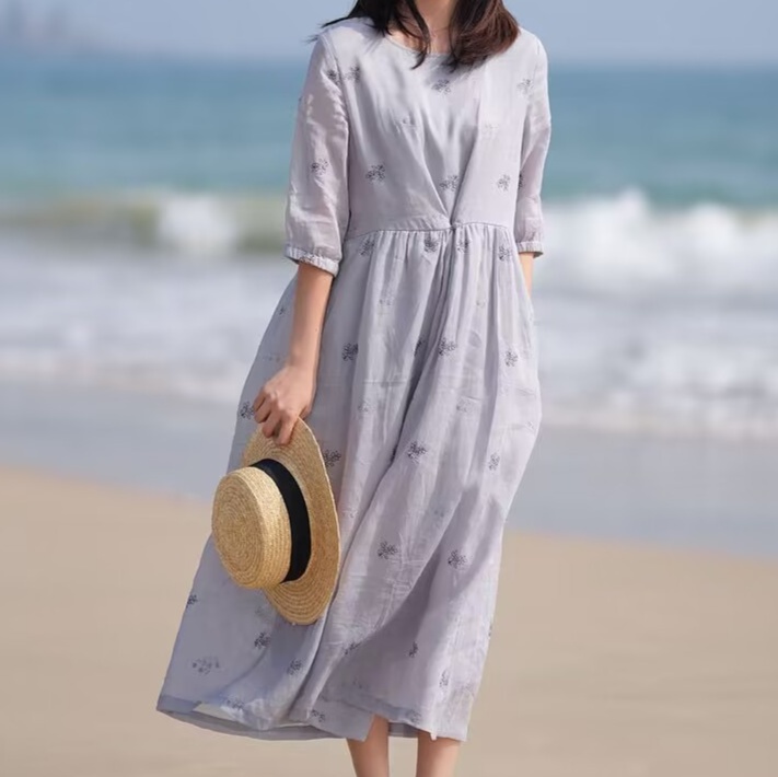 花柄ファッション 涼やか海辺の小花柄ゆったりワンピース