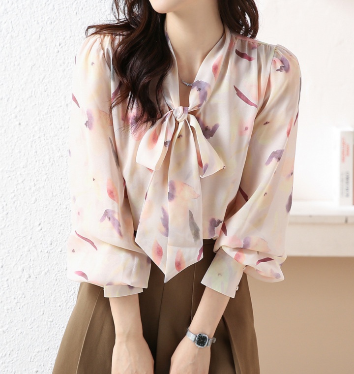花柄ファッション 水彩画風 リボン付きブラウス