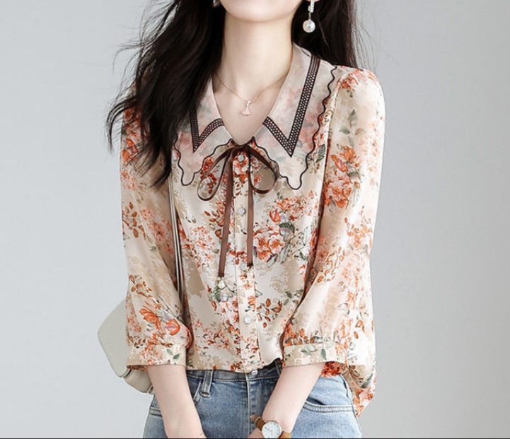 花柄ファッション 優美な襟元リボン付き花柄ブラウス