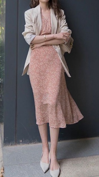 花柄ファッション 花模様ミディ丈ワンピース