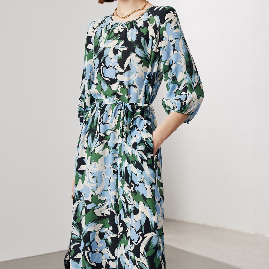 花柄ファッション 春色ミディ丈ワンピース