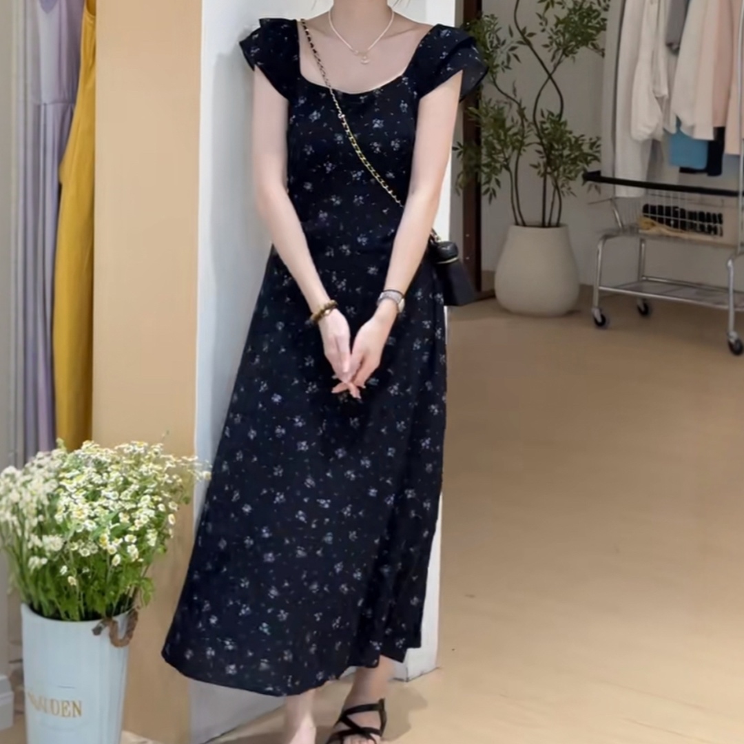 花柄ファッション 可憐な小花模様のマキシワンピース