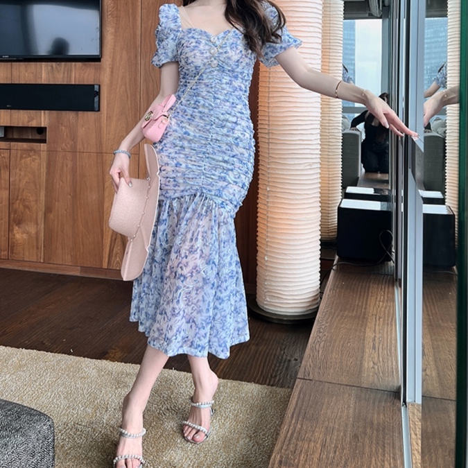 花柄ファッション 優美な花柄フレアミディワンピース