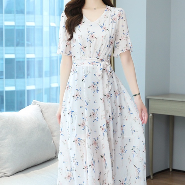 花柄ファッション 優美な花柄フレアミディワンピース