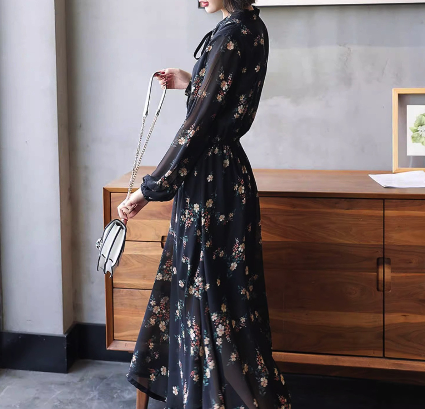 花柄ファッション 花柄シフォン リボンタイ ミディ丈ワンピース