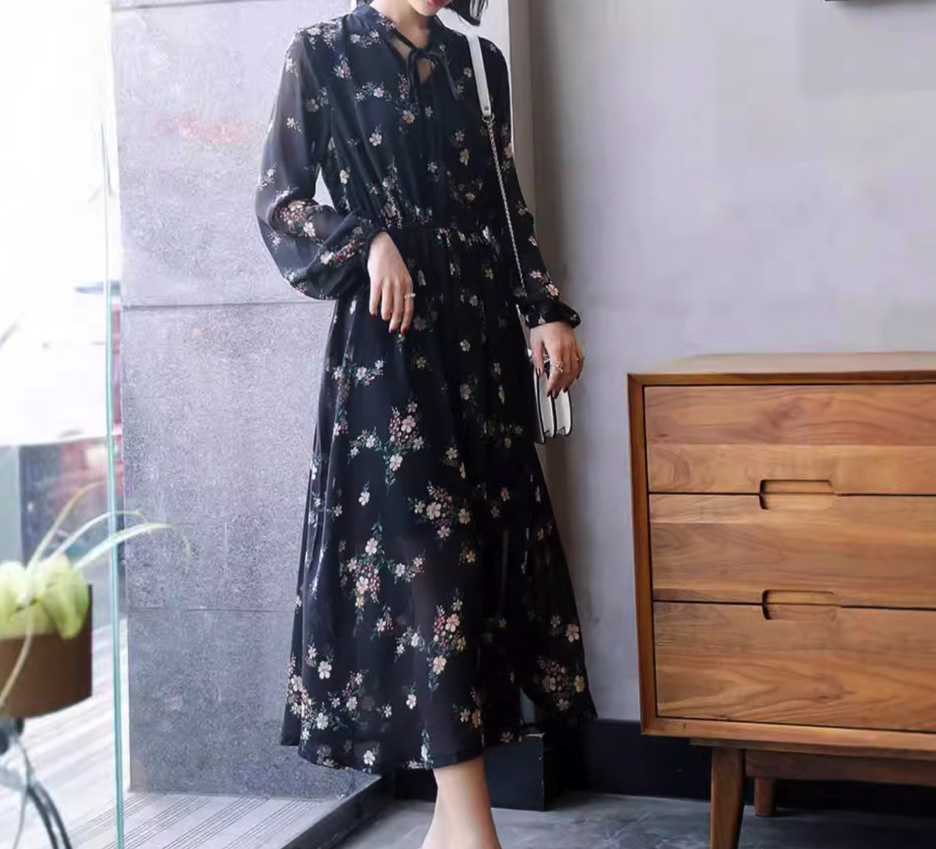 花柄ファッション 花柄シフォン リボンタイ ミディ丈ワンピース