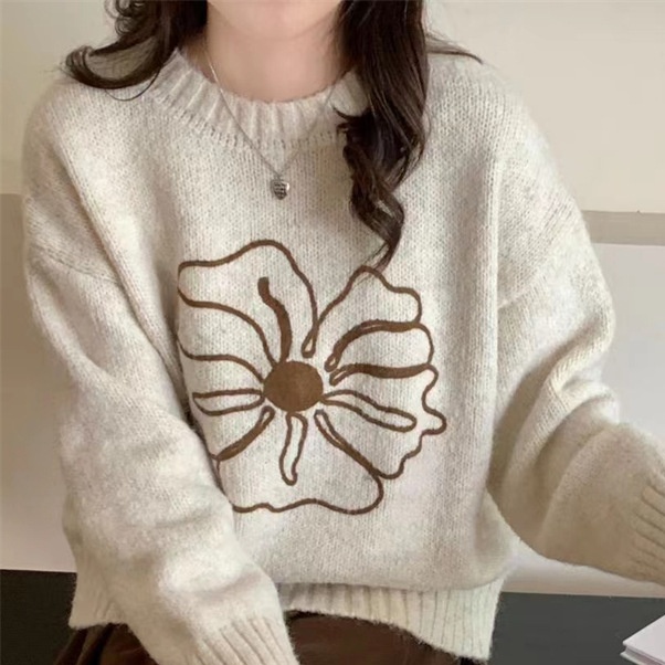 花柄ファッション 優美な花模様ニット