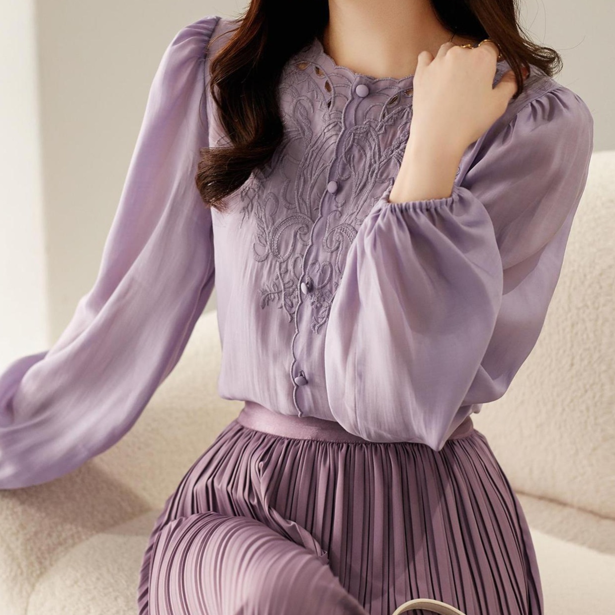 花柄ファッション 胸元刺繍入り長袖シフォンブラウス