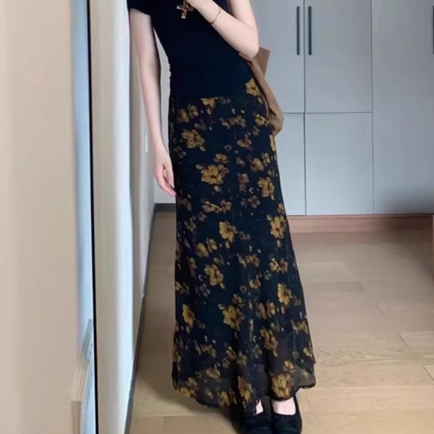 花柄ファッション 優雅な花模様マキシスカート