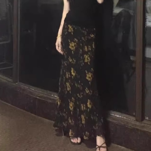 花柄ファッション 優雅な花模様マキシスカート