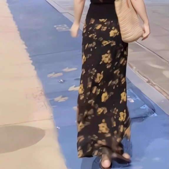 花柄ファッション 優雅な花模様マキシスカート