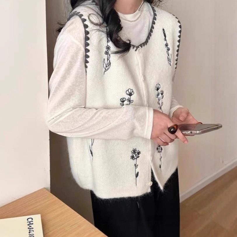 花柄ファッション 草花刺繍ニットベスト