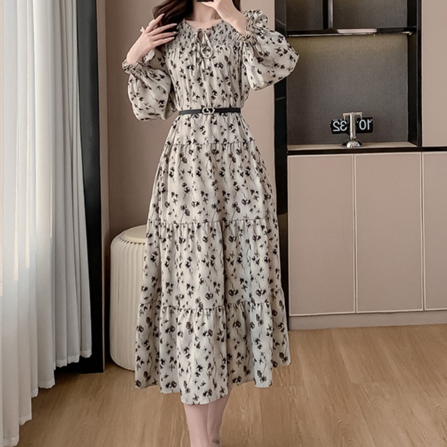 花柄ファッション 優美な小花柄ティアードロングワンピース