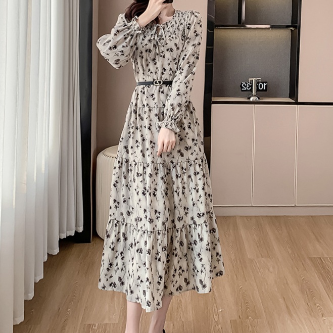 花柄ファッション 優美な小花柄ティアードロングワンピース