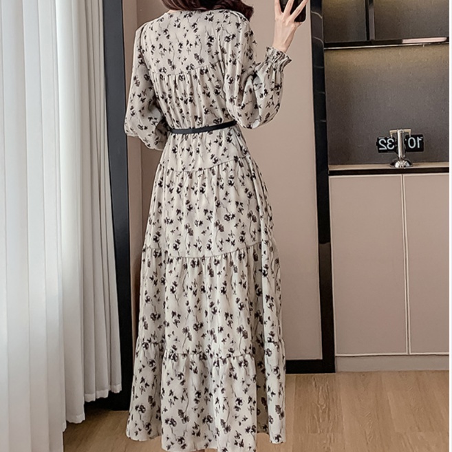 花柄ファッション 優美な小花柄ティアードロングワンピース