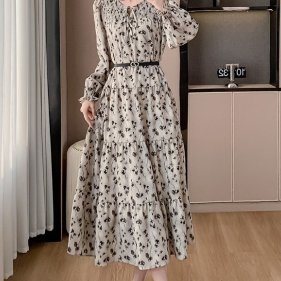 花柄ファッション 優美な小花柄ティアードロングワンピース