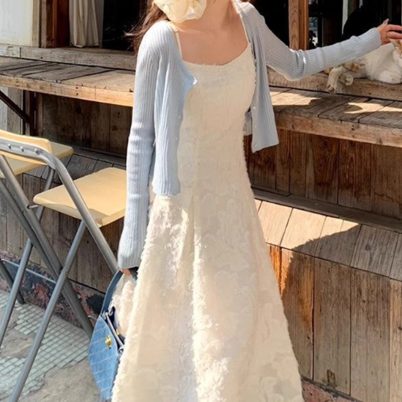 花柄ファッション 立体フラワー刺繍の優雅なマーメイドワンピース