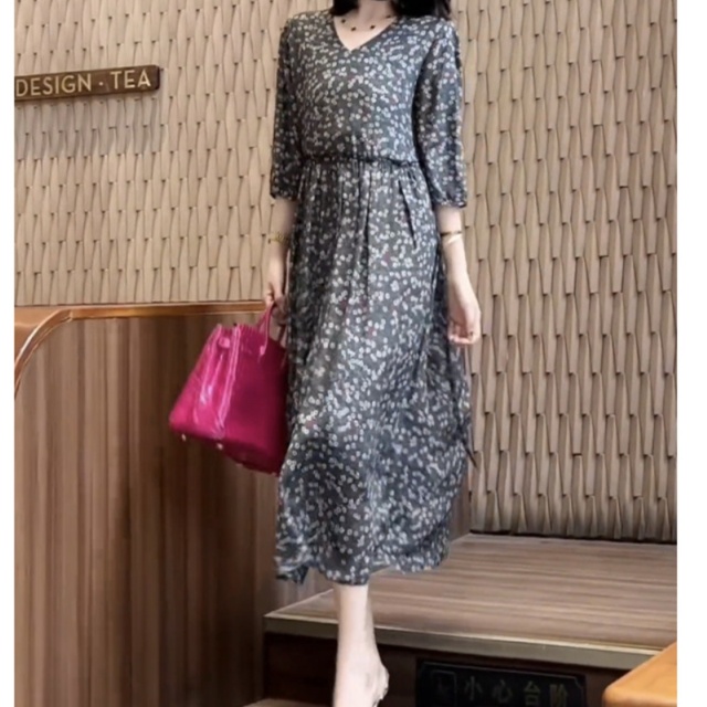 花柄ファッション 大人可愛い小花柄シフォンワンピース