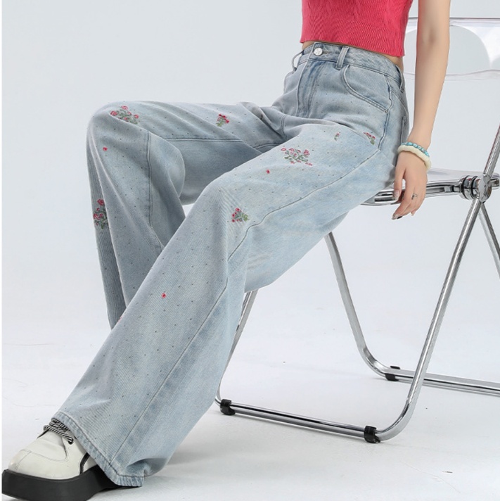 花柄ファッション 小花刺繍とドット柄の華やかワイドデニムパンツ