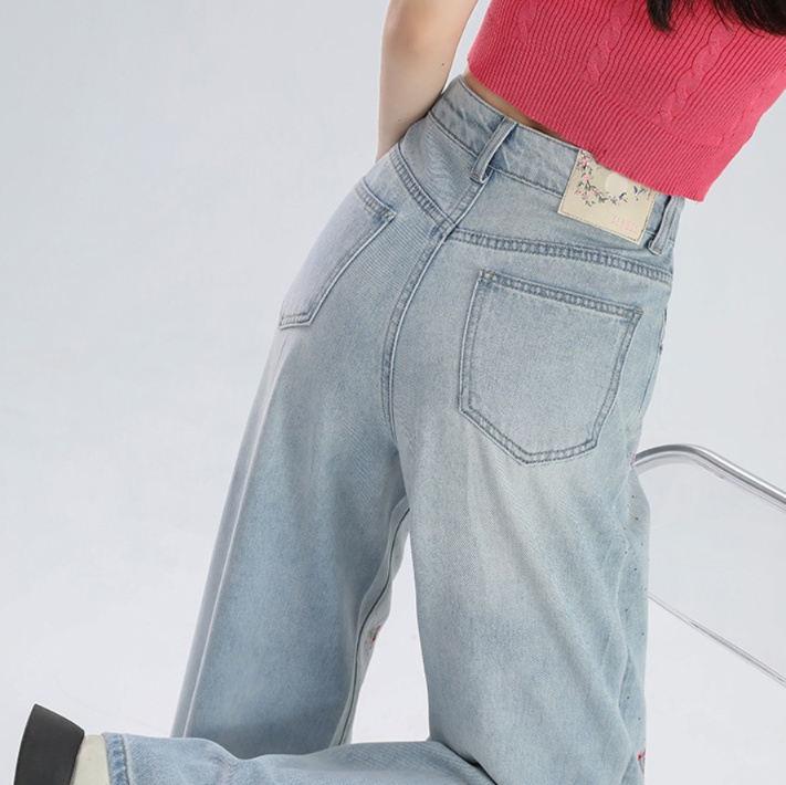 花柄ファッション 小花刺繍とドット柄の華やかワイドデニムパンツ