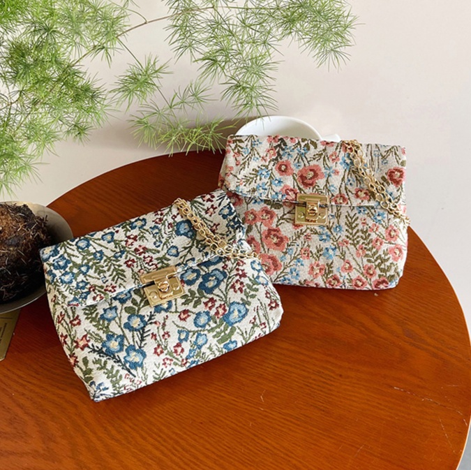 花柄ファッション 華やか小花柄刺繍風チェーンショルダーバッグ