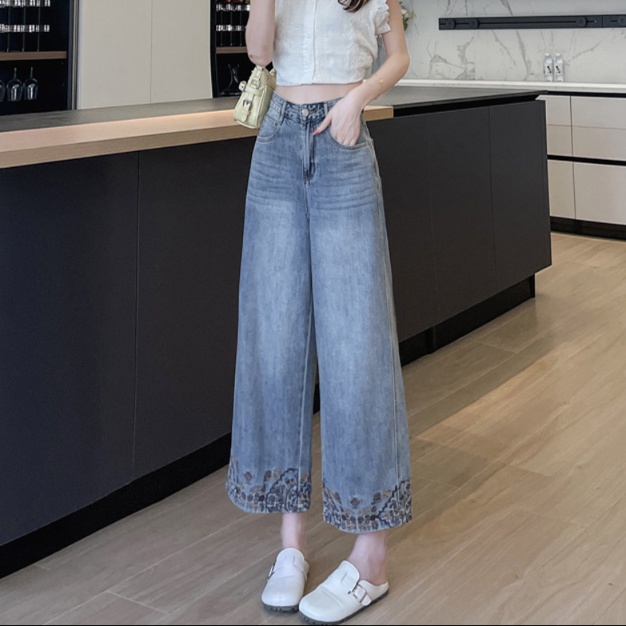花柄ファッション 裾レース刺繍が華やかなワイドデニムパンツ