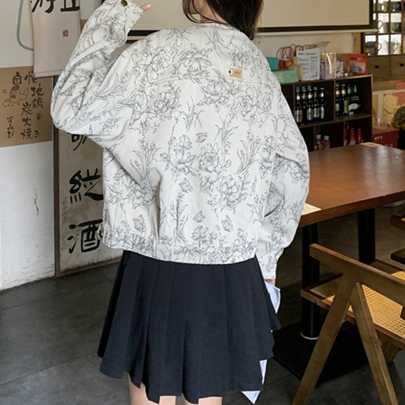 花柄ファッション 繊細な線画フラワー柄ノーカラージャケット