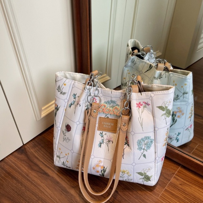 花柄ファッション ボタニカル刺繍キルティングトートバッグ