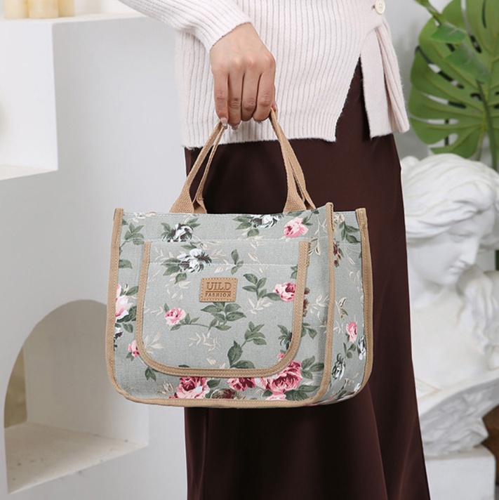 花柄ファッション 大輪の花々が彩る可憐なランチトートバッグ