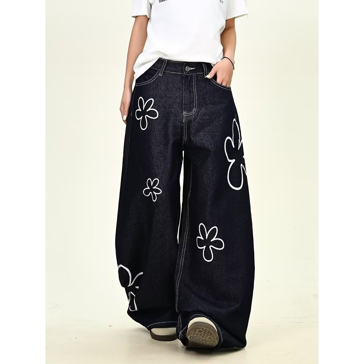 花柄ファッション 白花刺繍ワイドシルエットデニムパンツ
