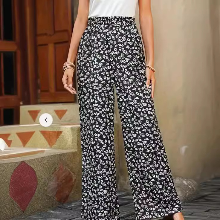 花柄ファッション 爽やか小花柄ワイドパンツ