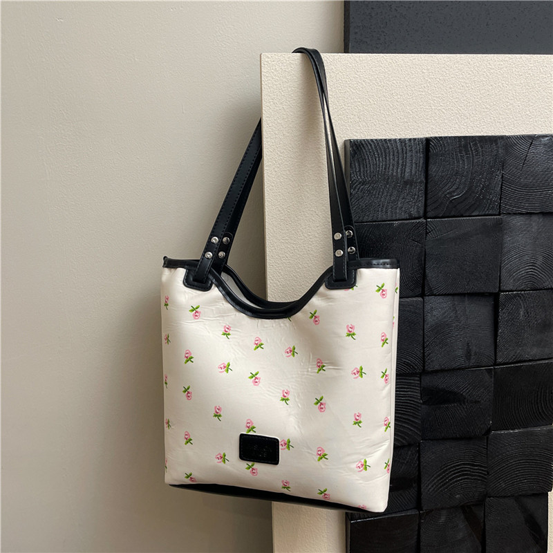 花柄ファッション 小花柄トートバッグ 大容量 肩掛け