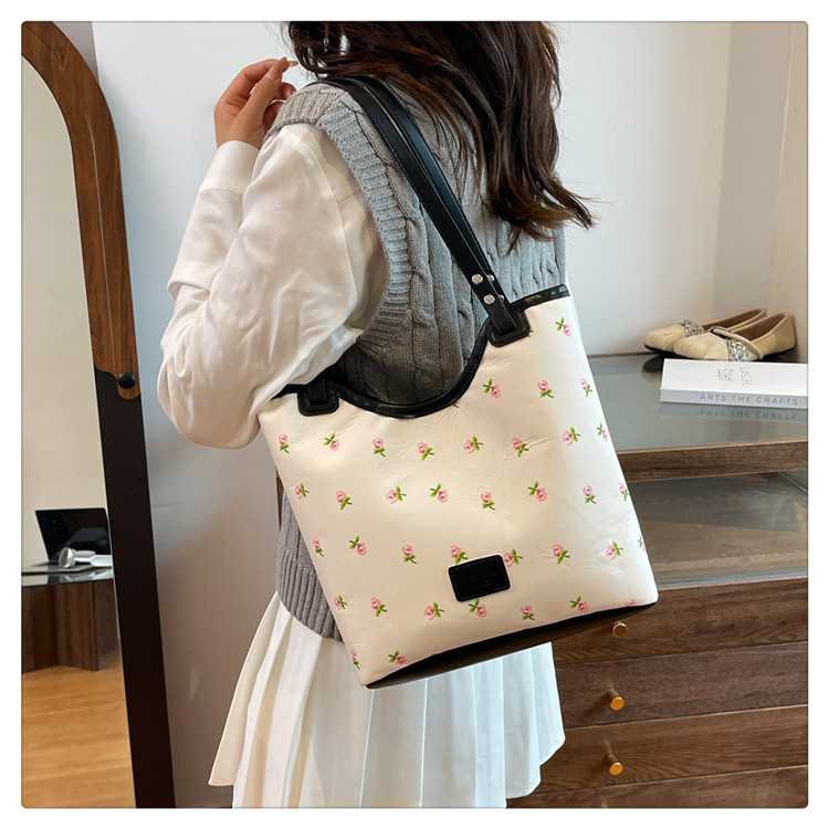 花柄ファッション 小花柄トートバッグ 大容量 肩掛け
