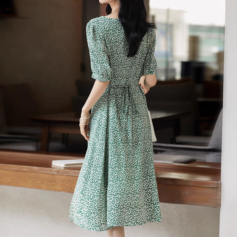 花柄ファッション 清楚な花柄シフォンワンピース