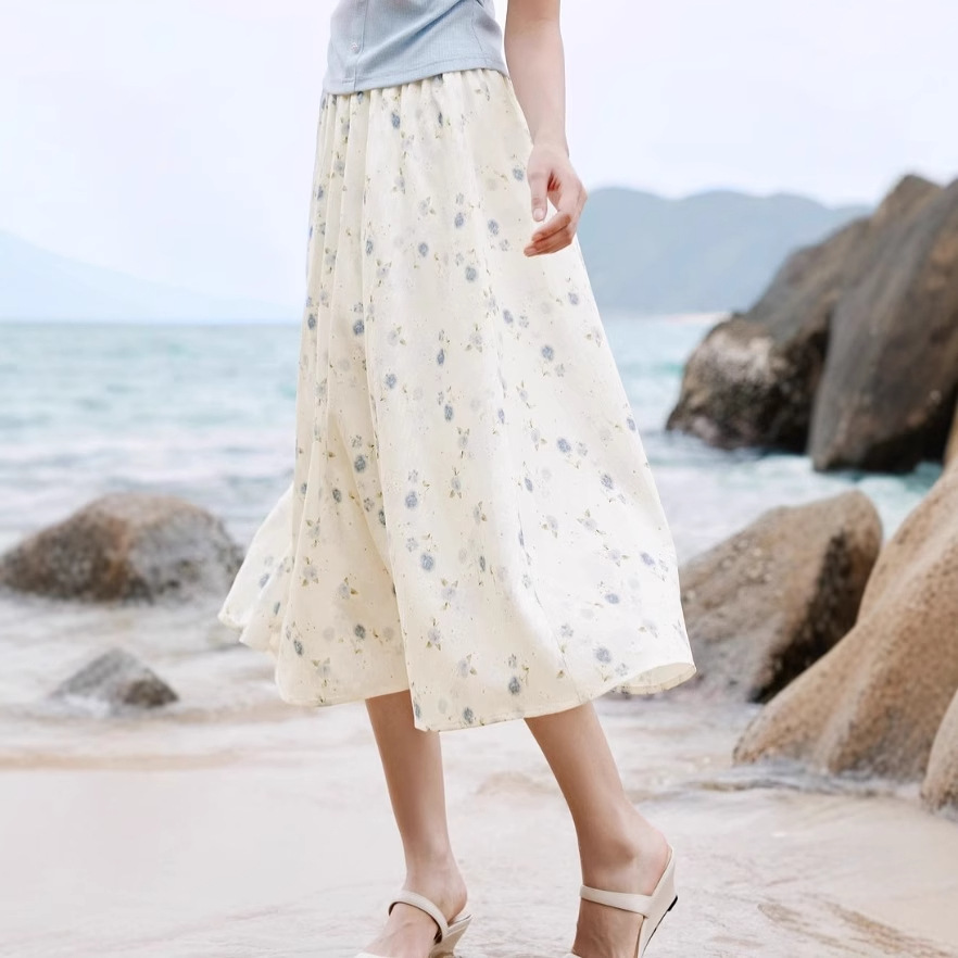 花柄ファッション 優雅な海辺の花模様ミディ丈スカート