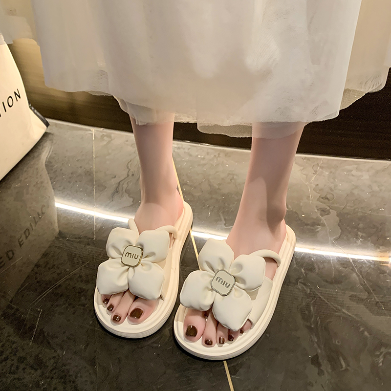 https://hot-spring-img.curema.jp/fleulia/2a58019e-3ef2-4f3a-8c09-a0bb5c6b1181.jpg
