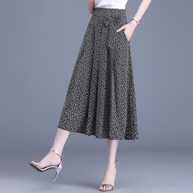 花柄ファッション 小花柄ティアードフレアミディスカート