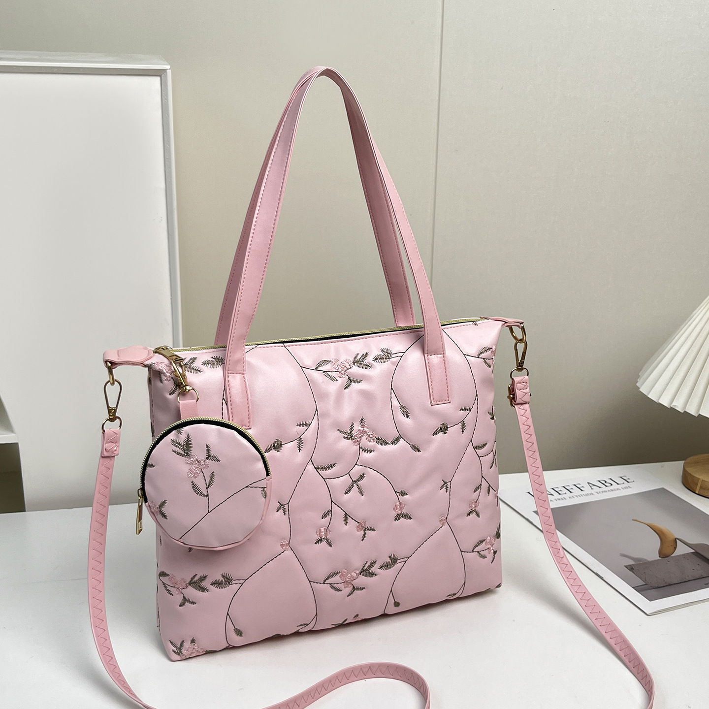 花柄ファッション 刺繍花柄トートバッグ 丸型ポーチ付き