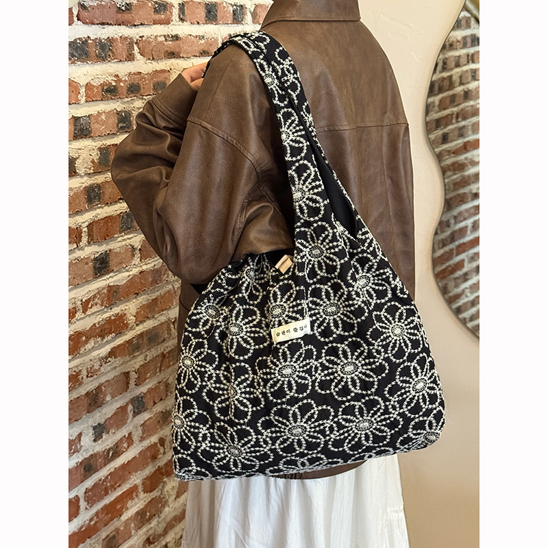 花柄ファッション レース調刺繍が上品な肩掛けフラワー刺繍バッグ