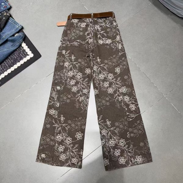 花柄ファッション 華やかな花柄刺繍のワイドデニムパンツ
