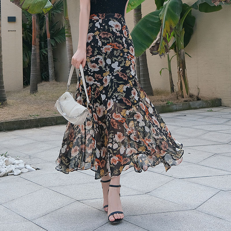 花柄ファッション 優美な花模様のシフォンフレアースカート