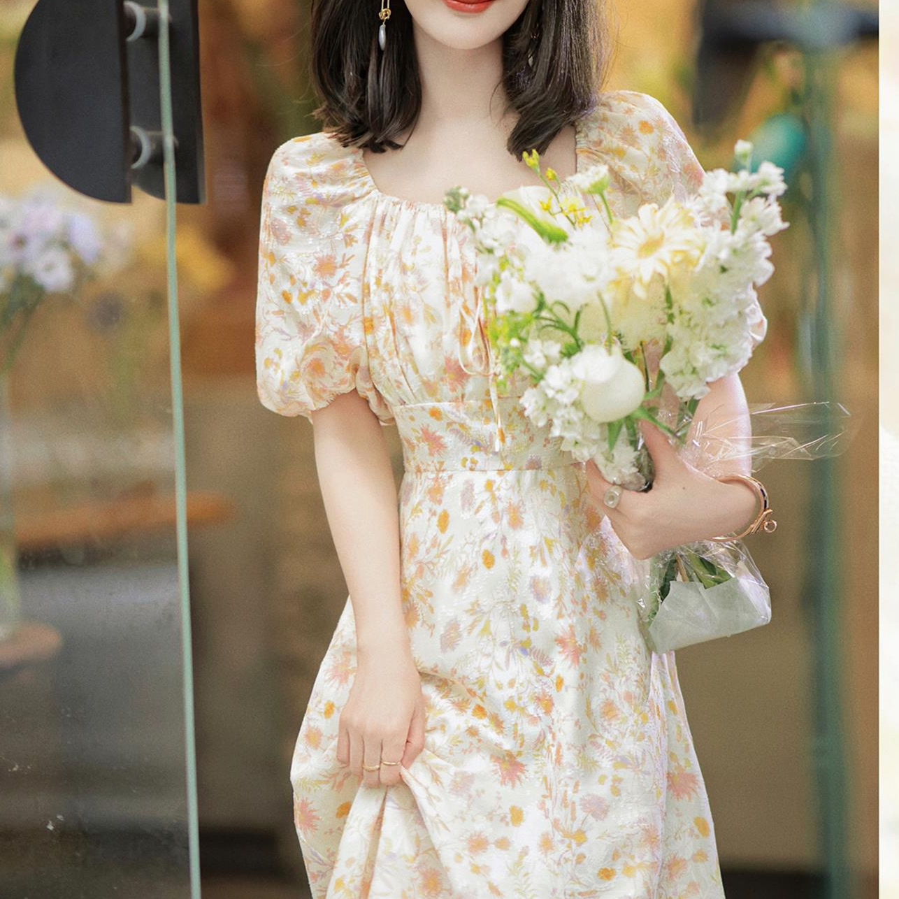 花柄ワンピースで叶える可愛いスタイル完全ガイド｜コーデのポイントと選び方