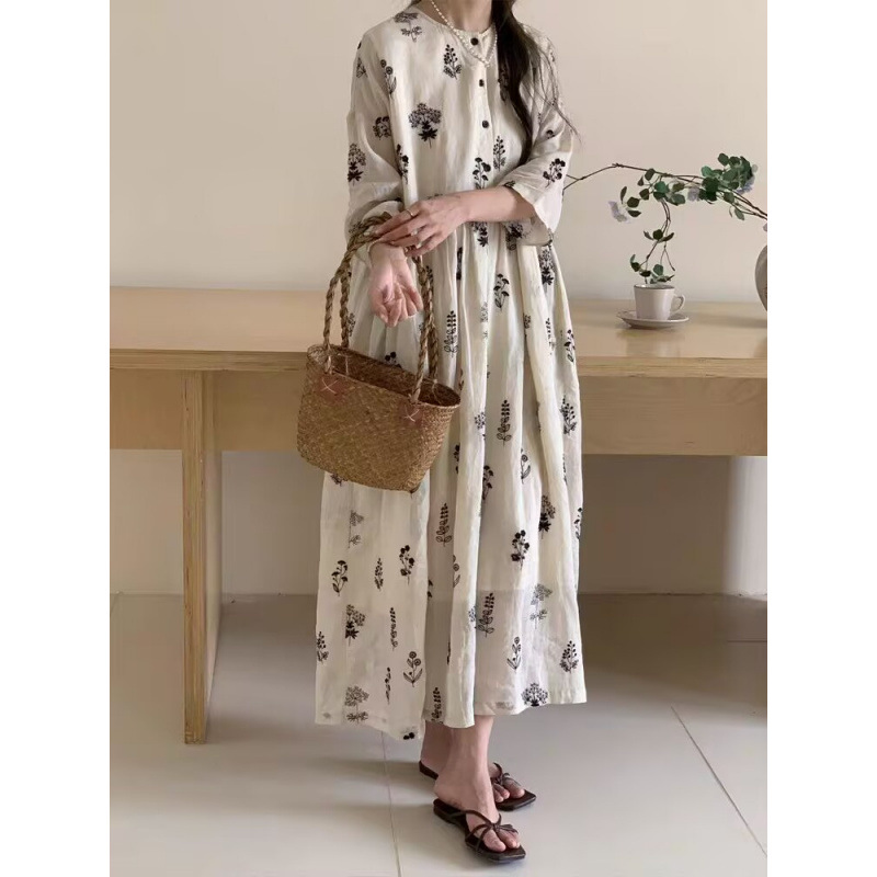 花柄ファッション 小花柄刺繍の上品長袖マキシワンピース