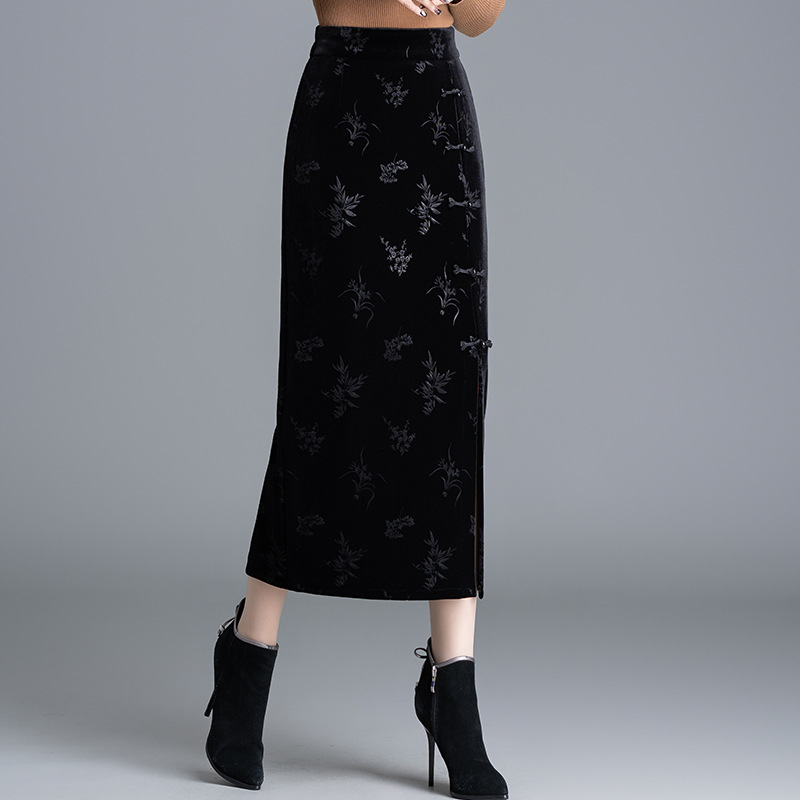 花柄ファッション 上品な刺繍模様のベルベット風花柄タイトスカート